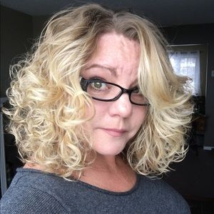 Meet your Posher, Connie